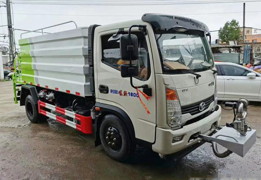 東風(fēng)四驅(qū)灑水車——工業(yè)制造的杰作
