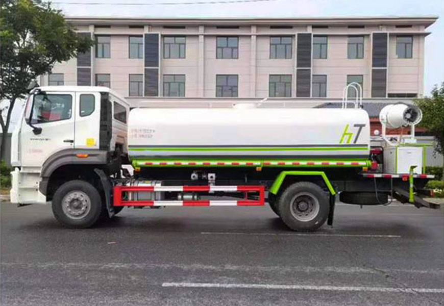 東風(fēng)天龍灑水車(chē)湖北程力：以質(zhì)量贏得口碑
