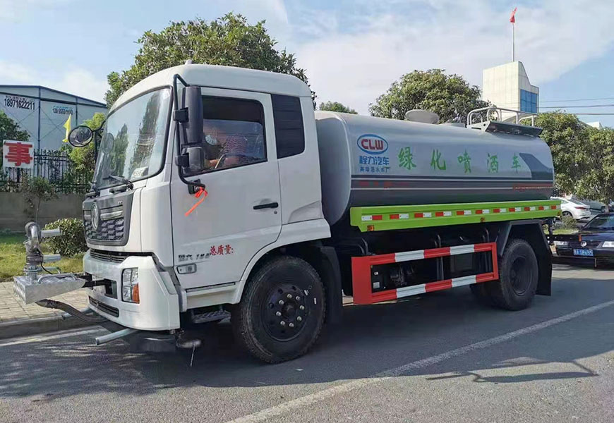 國六東風(fēng)多利卡霧炮車——為大氣環(huán)保盡一份力
