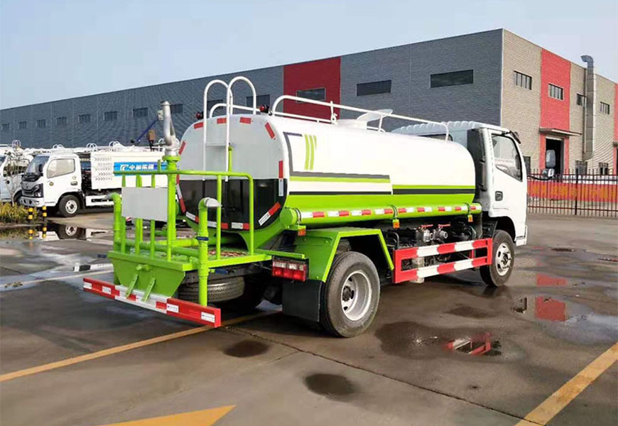 伊春凱力牌灑水車改裝店——打造美麗城市的守護(hù)神
