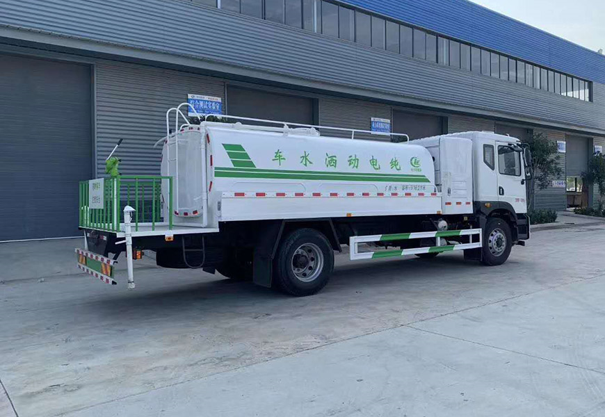 湖北凱力灑水車發(fā)動(dòng)機(jī)號(hào)位置
