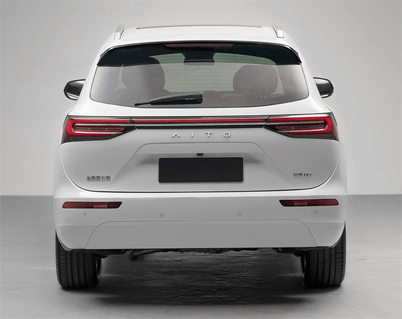 比亞迪 DMI 電動車與華為問界的區(qū)別
