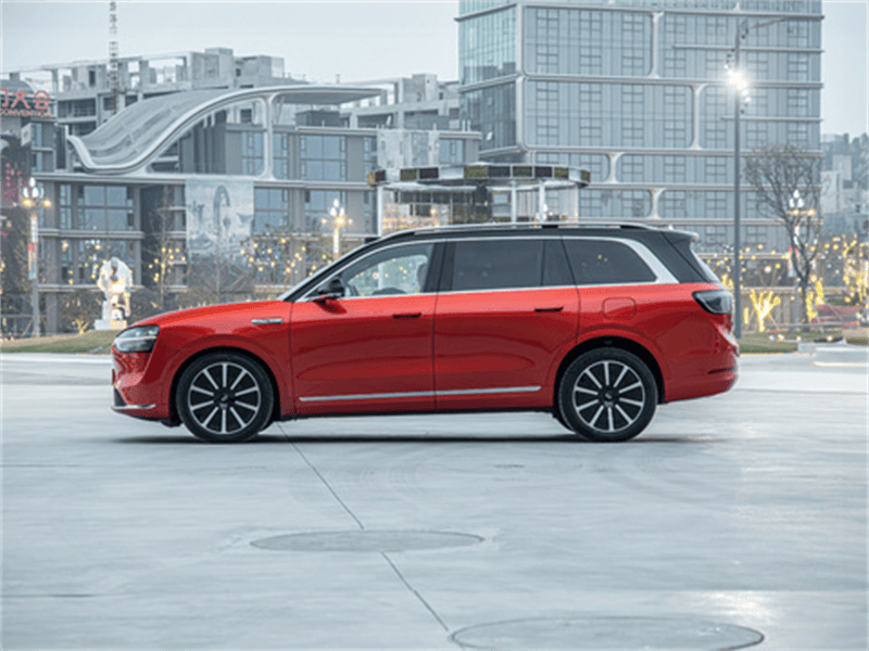 問界 M5 的設計與保時捷的關聯(lián)
