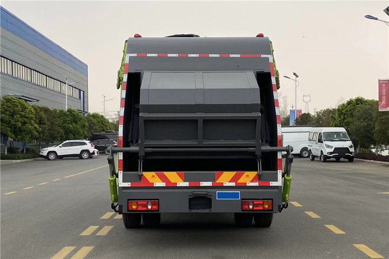程力小型壓縮式垃圾車——解決城市垃圾管理難題
