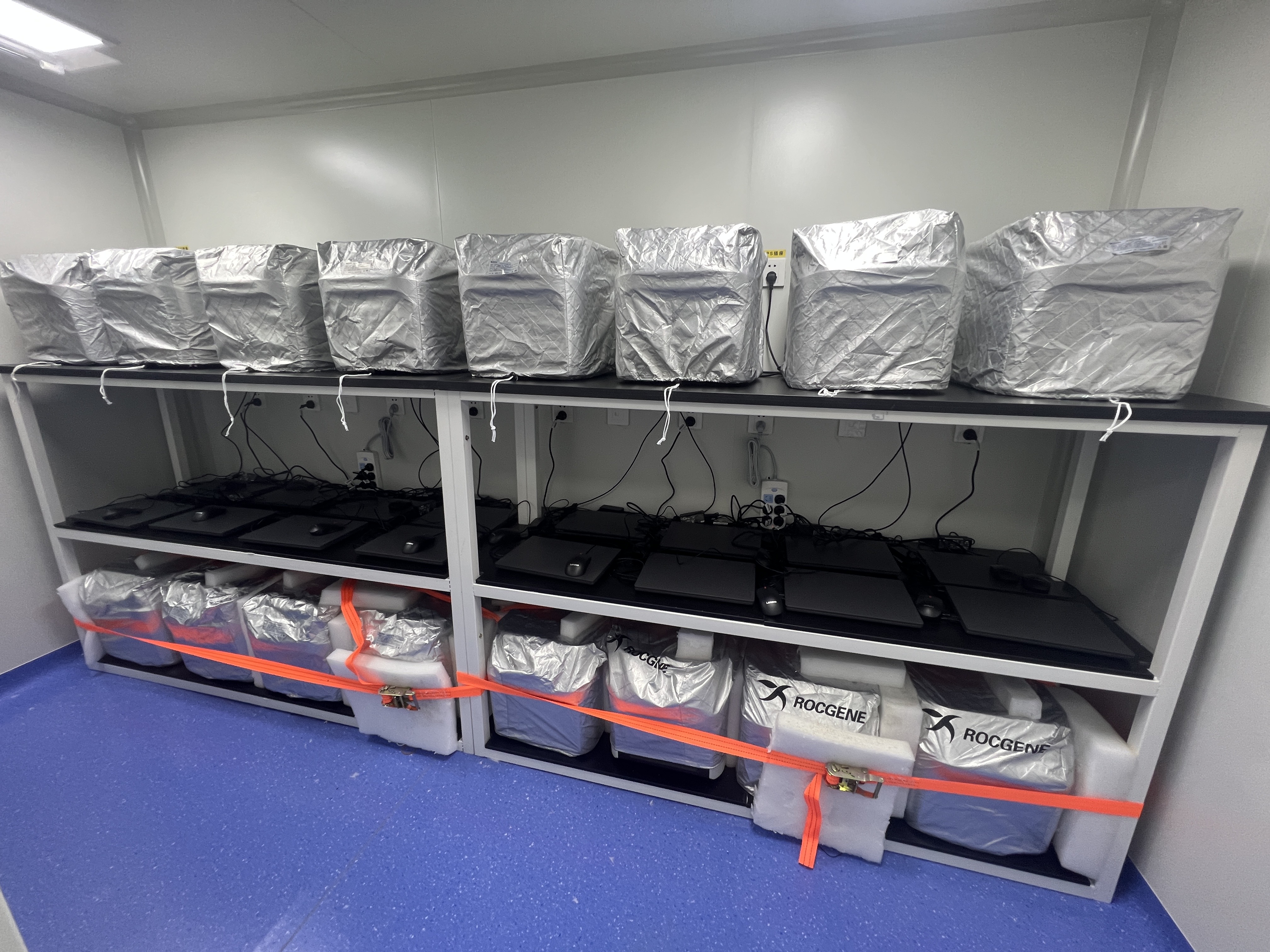 核酸檢測(cè)車工作人員的一天(圖4) 微信圖片_202207271908455.jpg